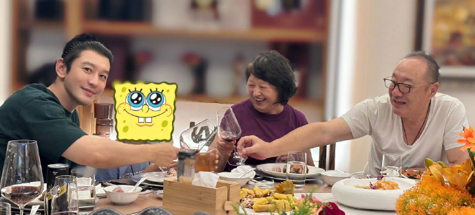 #黄晓明带小海绵回家过中秋#一家人团团圆圆过中秋，好幸福，晓明哥状态不错，感觉小