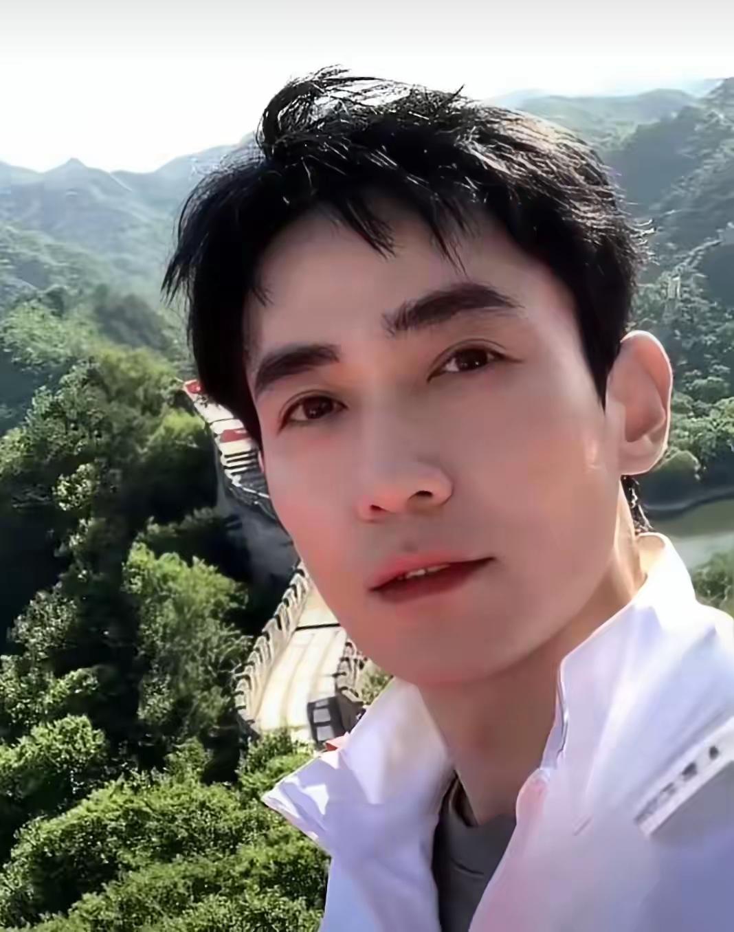 朱一龙啊朱一龙
​你糊涂啊
​出席商业活动之前，工作团队都不仔细核实吗？
​在长