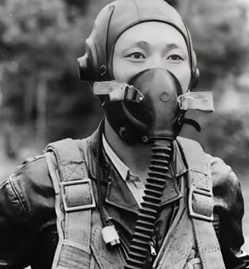 1953年，年仅21岁的朝鲜飞行员，开着当时世界上最先进的战机投诚美国，并获得1