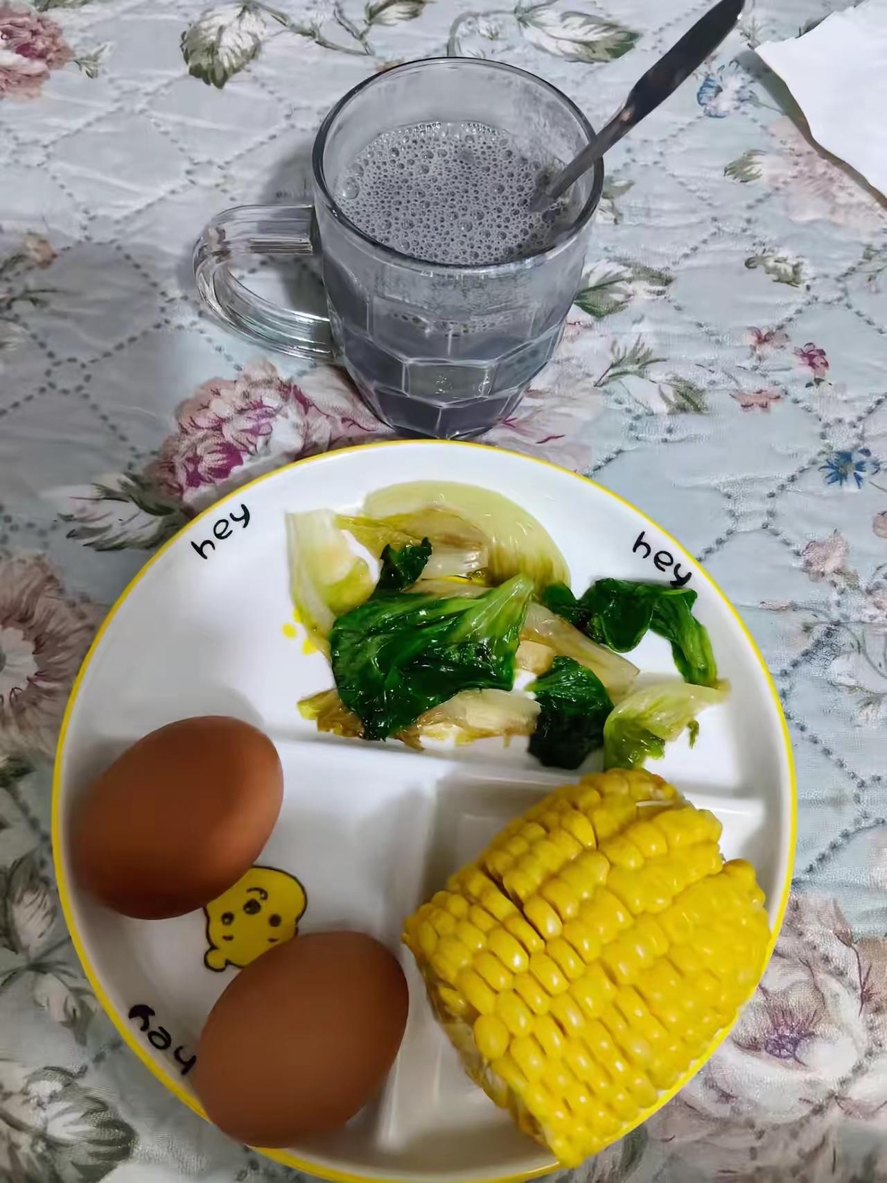 减肥是一个长期的过程，
你短时间减下来，
也要保持两年以上才不容易反弹。
所以与