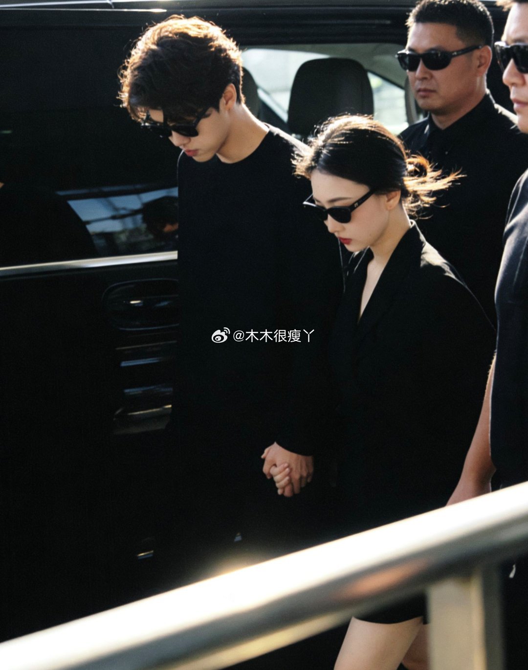 曝95后电影小生90后影后婚期已定这波爆料来得蹊跷，通篇只有模糊标签、没有实锤、