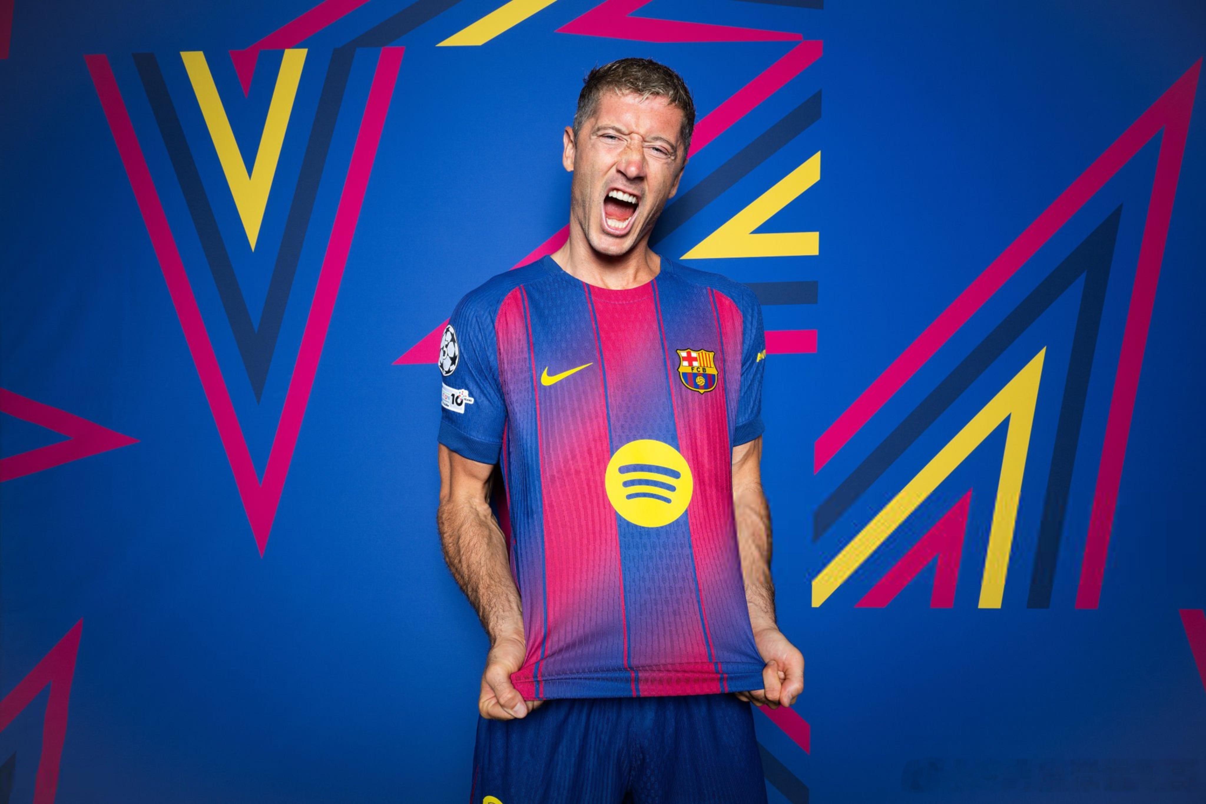 Robert Lewandowski欧冠联赛巴萨足球 ​​​