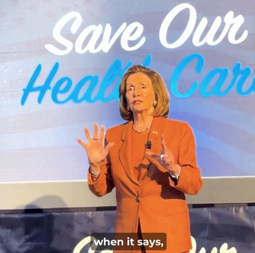 美国前众议长佩洛西今天发文说：“美国人民比以往任何时候都更加努力地抵御特朗普的关