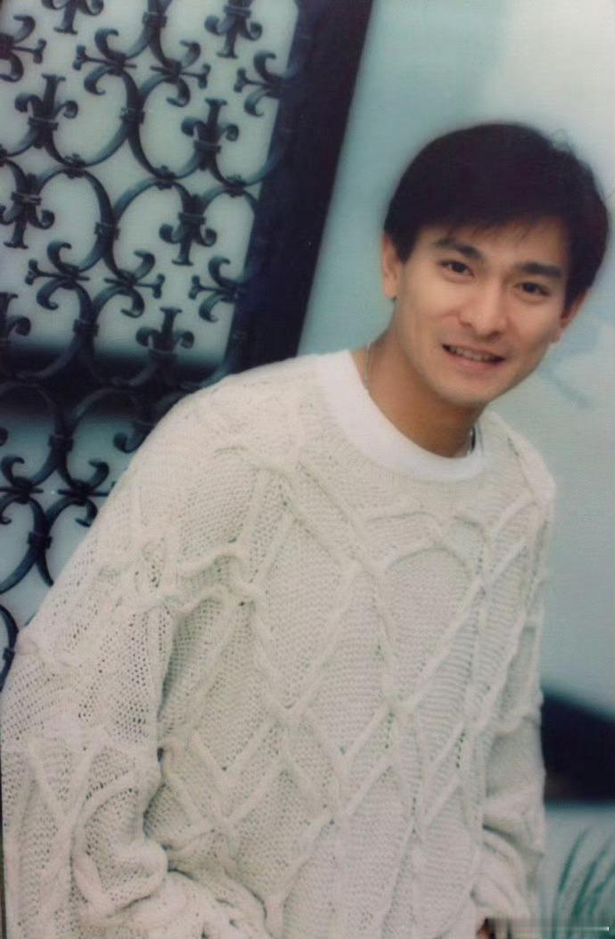 刘德华65岁生日快乐，爱你一万年！[蛋糕][心] ​​​