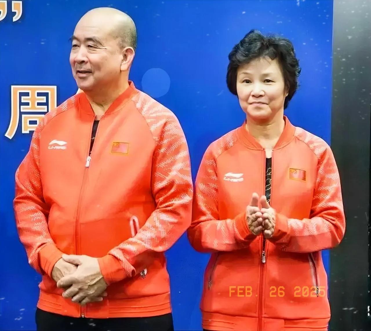 照片上的两位前辈梁戈亮（左）和郑怀颖，在70年代是著名的乒乓球国手。
1971年