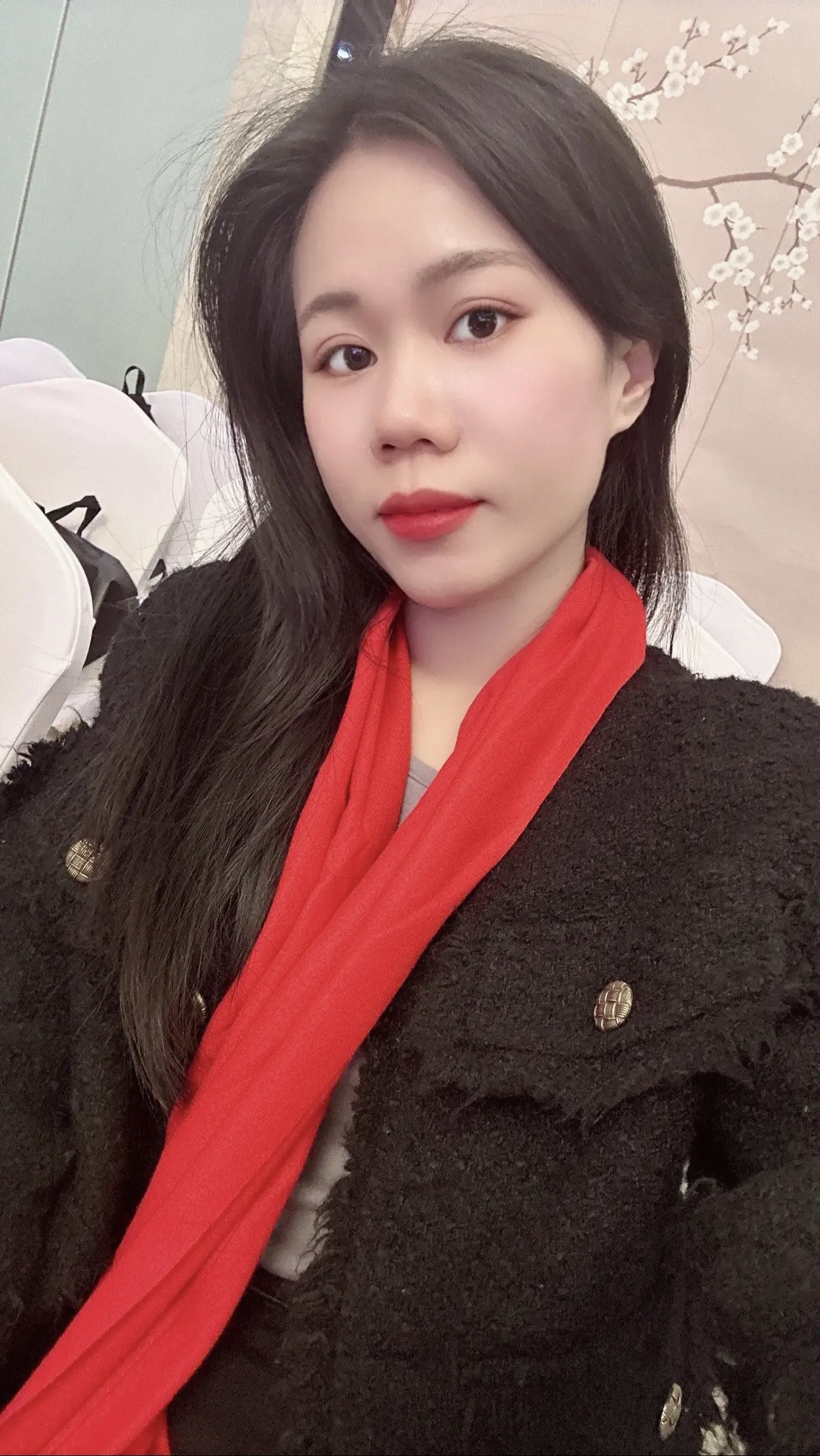 参加了个年会，一群人过情人节😂😂祝大家情人节快乐😂😂