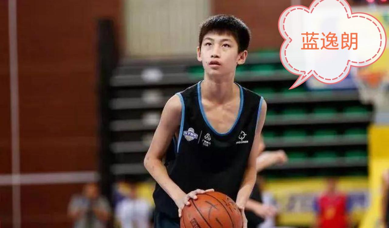 CBA最新消息：深圳小将蓝逸朗训练状态炸裂，1号位迎来超强新老竞争！
     