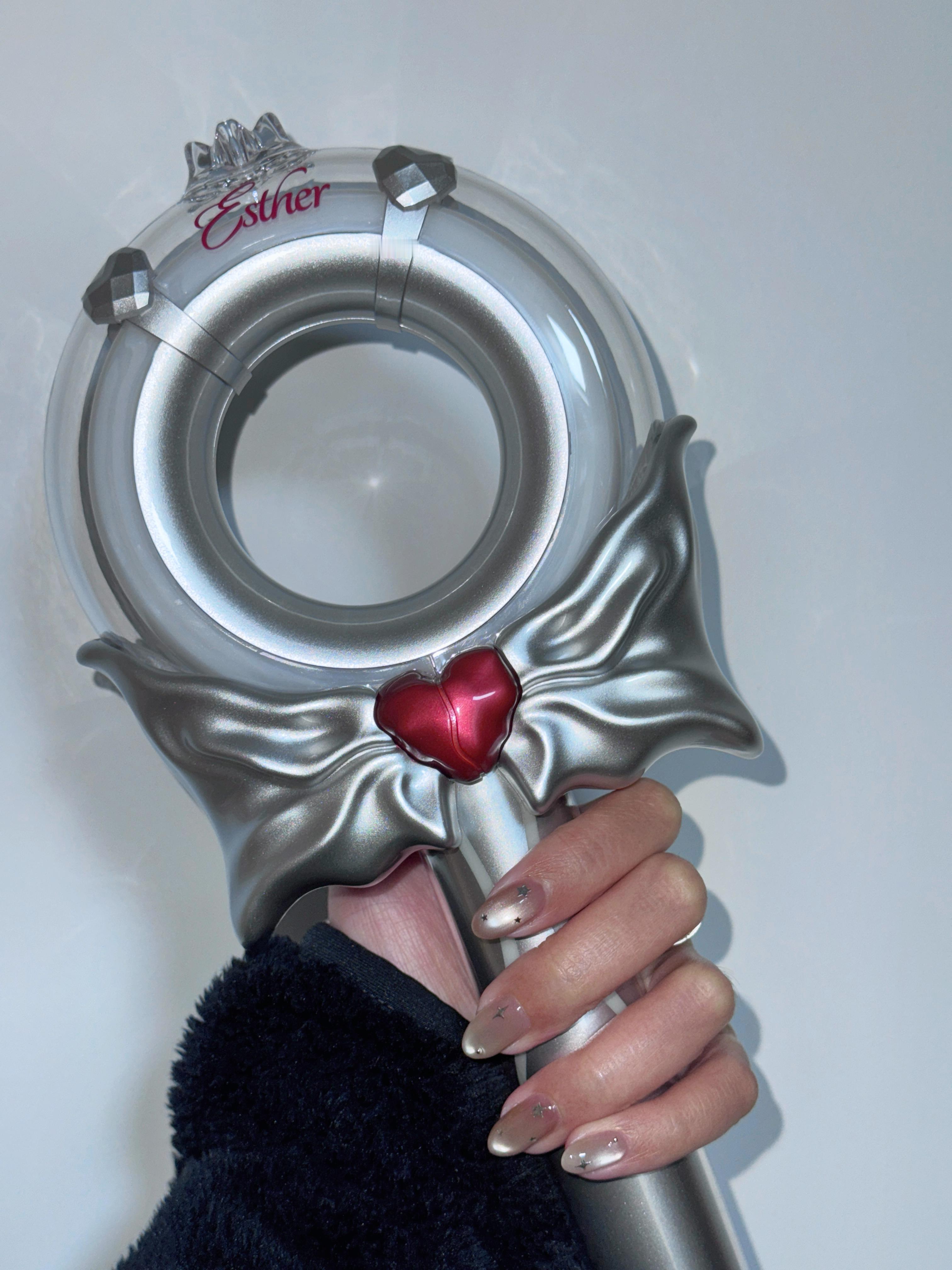 小石榴正确秀美甲方式新鲜出炉的新年美甲