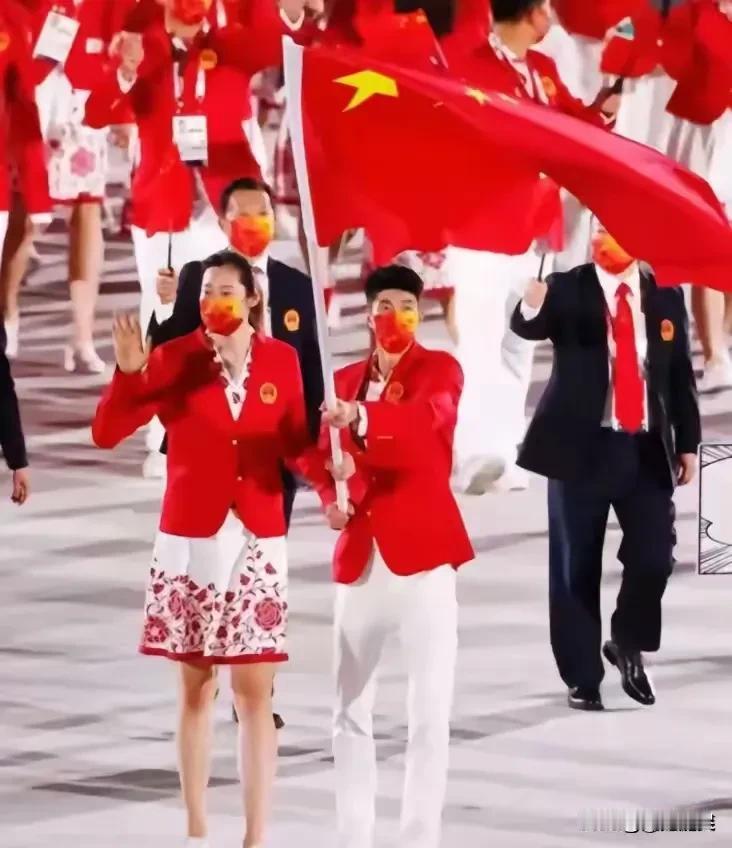 奥运十大猜想！
1.中国体育代表团旗手未必是金牌选手。
2.中国金牌数力压美国，