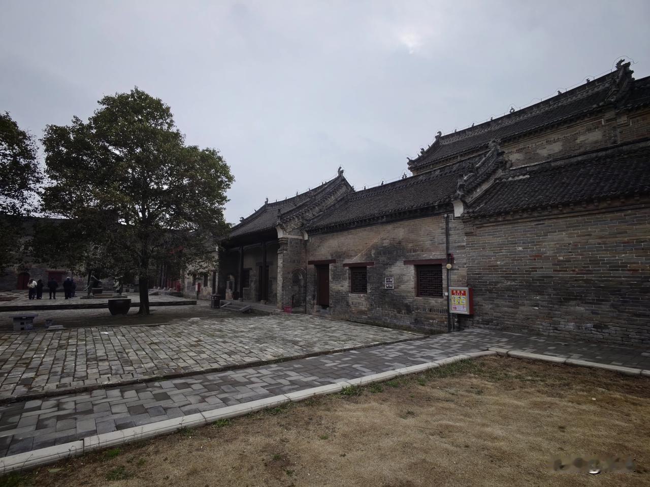 哪些人容易被间谍盯上?真不是吓唬人，间谍找人下手都是有套路的，看着普通不起眼，其