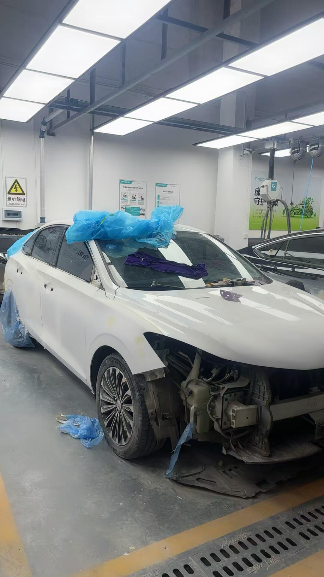 长安的防撞梁好粗啊
长安的车架也特别硬啊
长安的安全不输德系美系