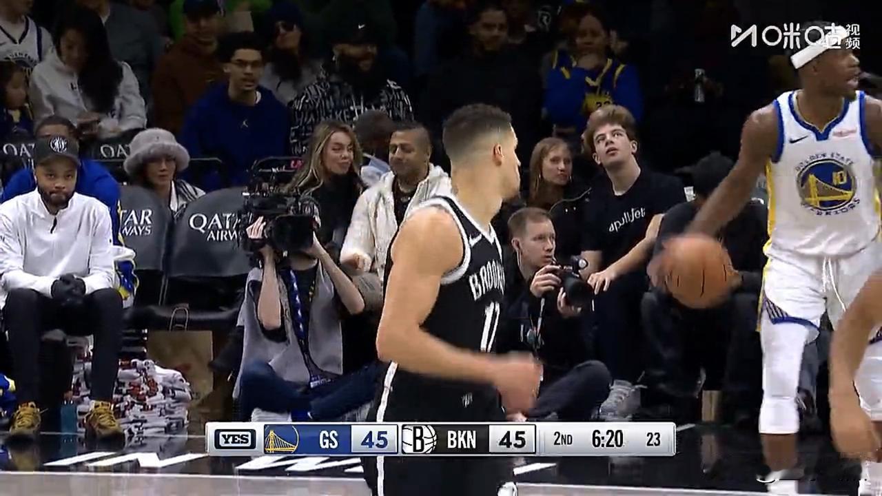 勇士队背靠背半场59-57领先篮网队2分，库里10分，小波特17分

今天早上0