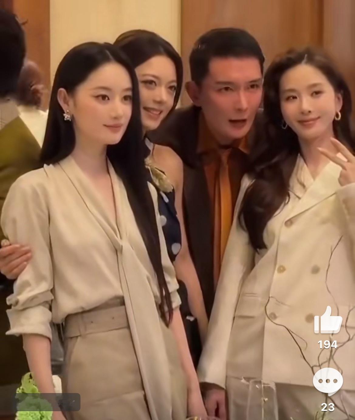 VOGUE晚宴大合影 无论中韩都抢着和一姐合影刘诗诗