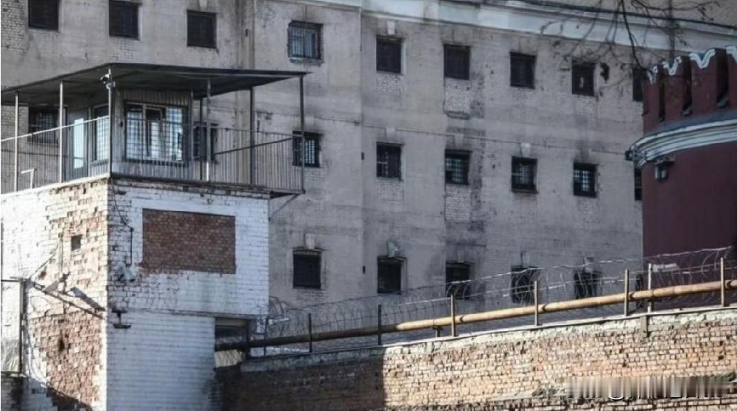 寻求降低囚犯参军门槛，以扩大对乌战争兵源

据报道，俄罗斯政府正准备进一步扩大可