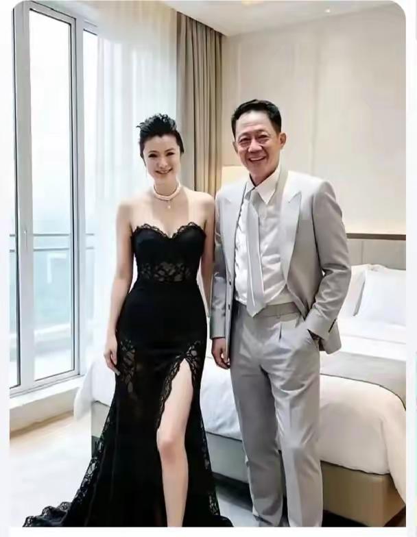 好温馨的画面
2008年，女富婆陈坚红与王志文的爱情故事。陈坚红以五亿身家和丰厚