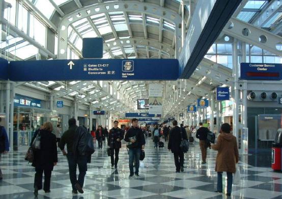 别等了，今年夏天机票要大涨，打算坐飞机出门的朋友，现在订票还能省一笔，晚了就要多