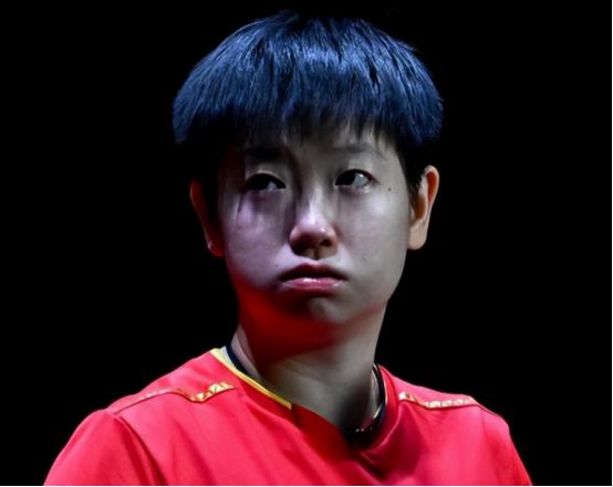 孙颖莎、王曼昱为何全爆冷，两大短板遭针对，世界前二输得不冤

 
美国大满贯赛场