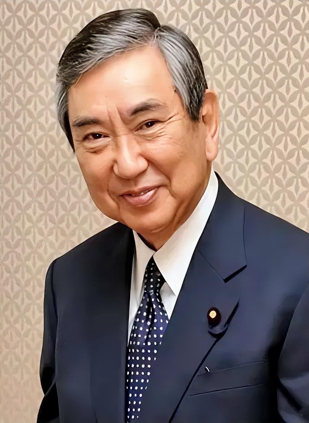 日本自民党前总裁河野洋平2026年6月8日去世了，享年89岁。
      他以