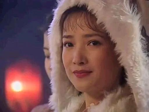 何晴是最适合出演《射雕英雄传》中包惜弱的人选。只有她演，你会相信金庸笔下的“芙蓉