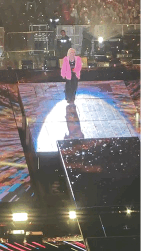 华晨宇从观众席退场 退场仪式感爆棚！三分钟从WT到观众席、后台再离场，全程记录一