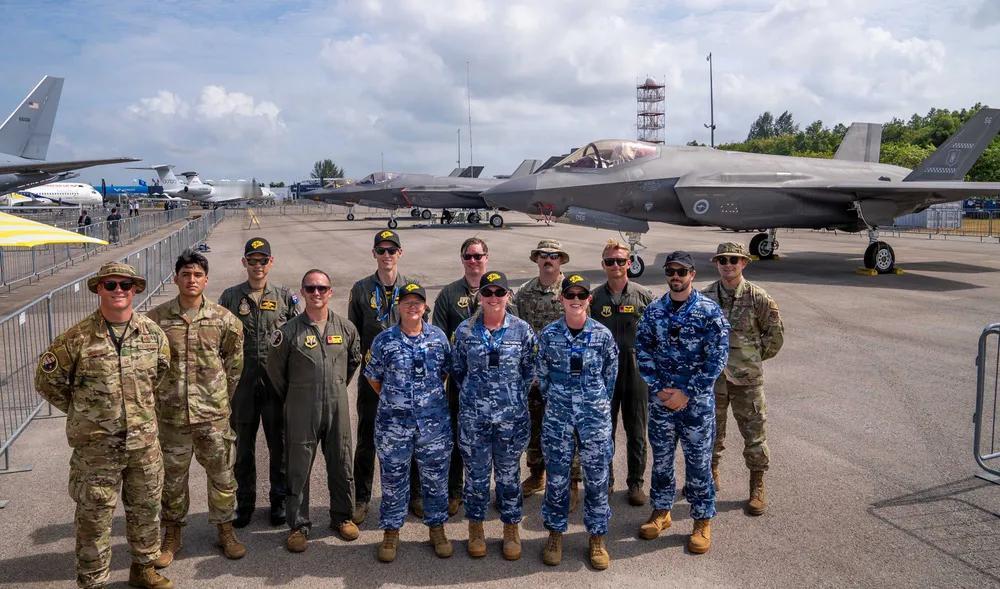 特朗普特立独行的外交政策还是没有“敲醒”澳大利亚政府的“狂妄自大”。
2026年