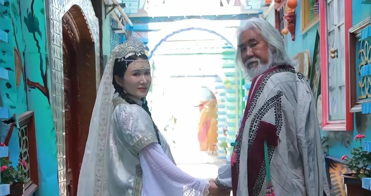 发现了没？张纪中想找个没生过孩子的女人结婚也挺难的！还以为像他这样的大导演，应该