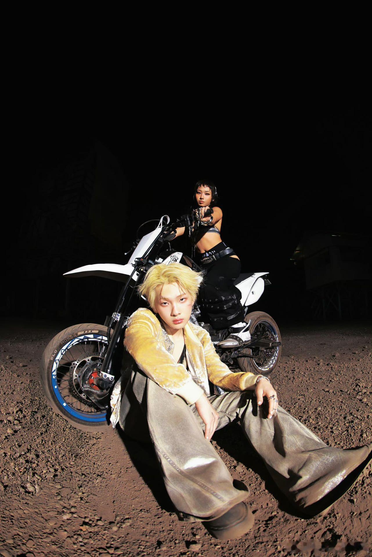 周震南MILLI跨国说唱顶级过肺 周震南人气和实力都不用多说，MILLI在国际舞