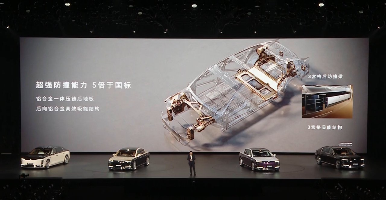 尊界 S800 全新玄武架构给到堡垒式的安全防护，10 横 9 纵 2000MP