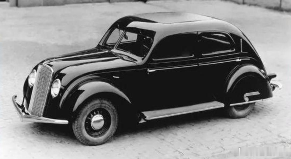 1927年，第一辆沃尔沃汽车缓缓驶出瑞典哥德堡的工厂，一个以“品质、安全、环保”