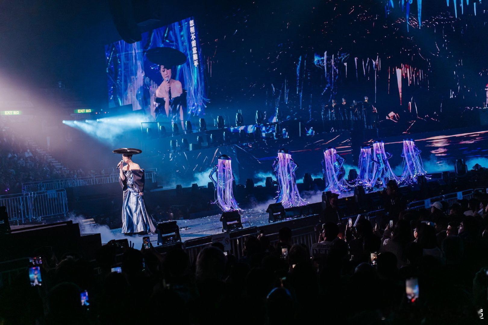 杨千嬅直播有问必多答 正主亲自下场剧透的感觉真的很好，她愿意把这些还没正式官宣的