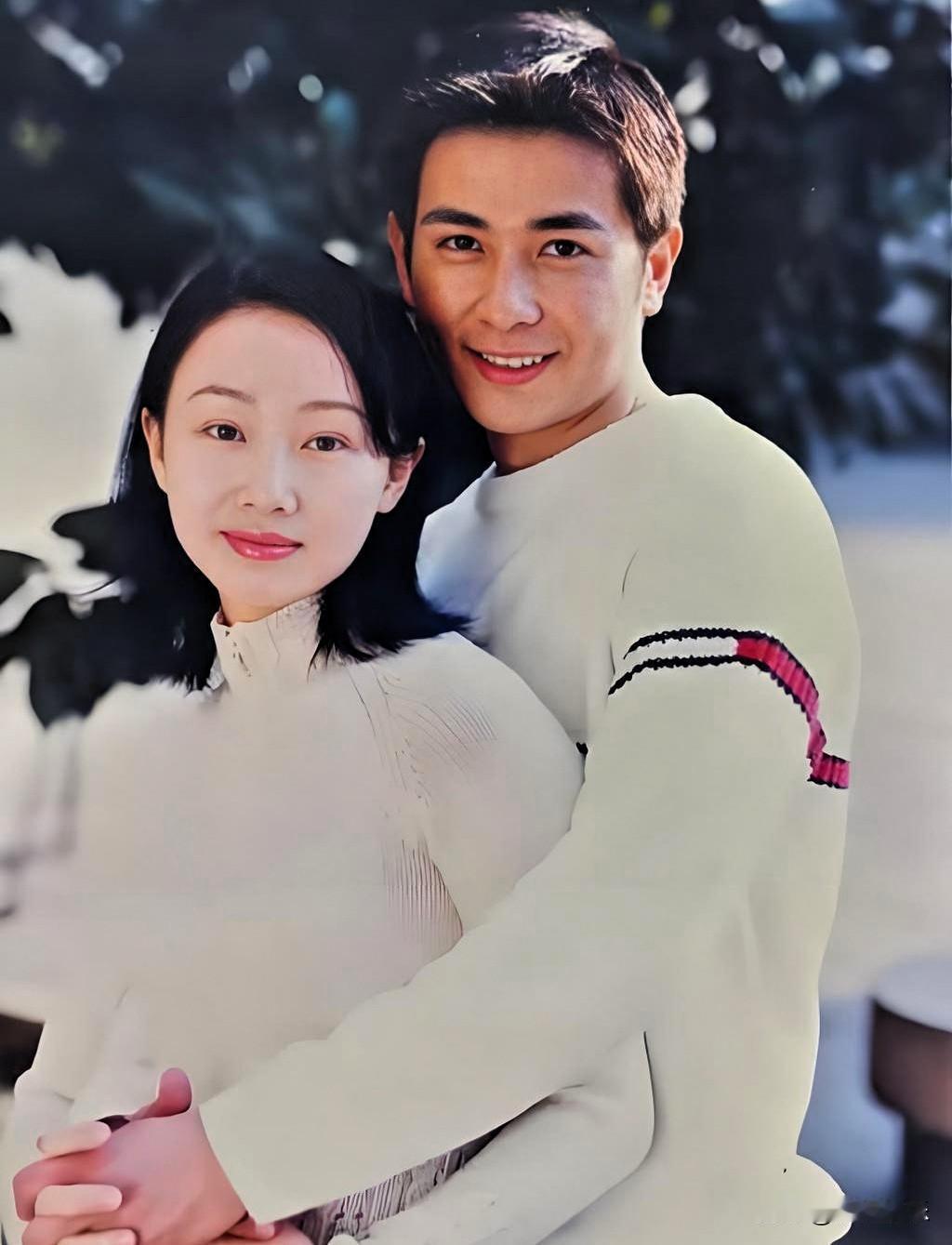 保剑锋居然结过婚？！还是跟《十八岁的天空》里的“夏清心”老师？！
今天这则声明看