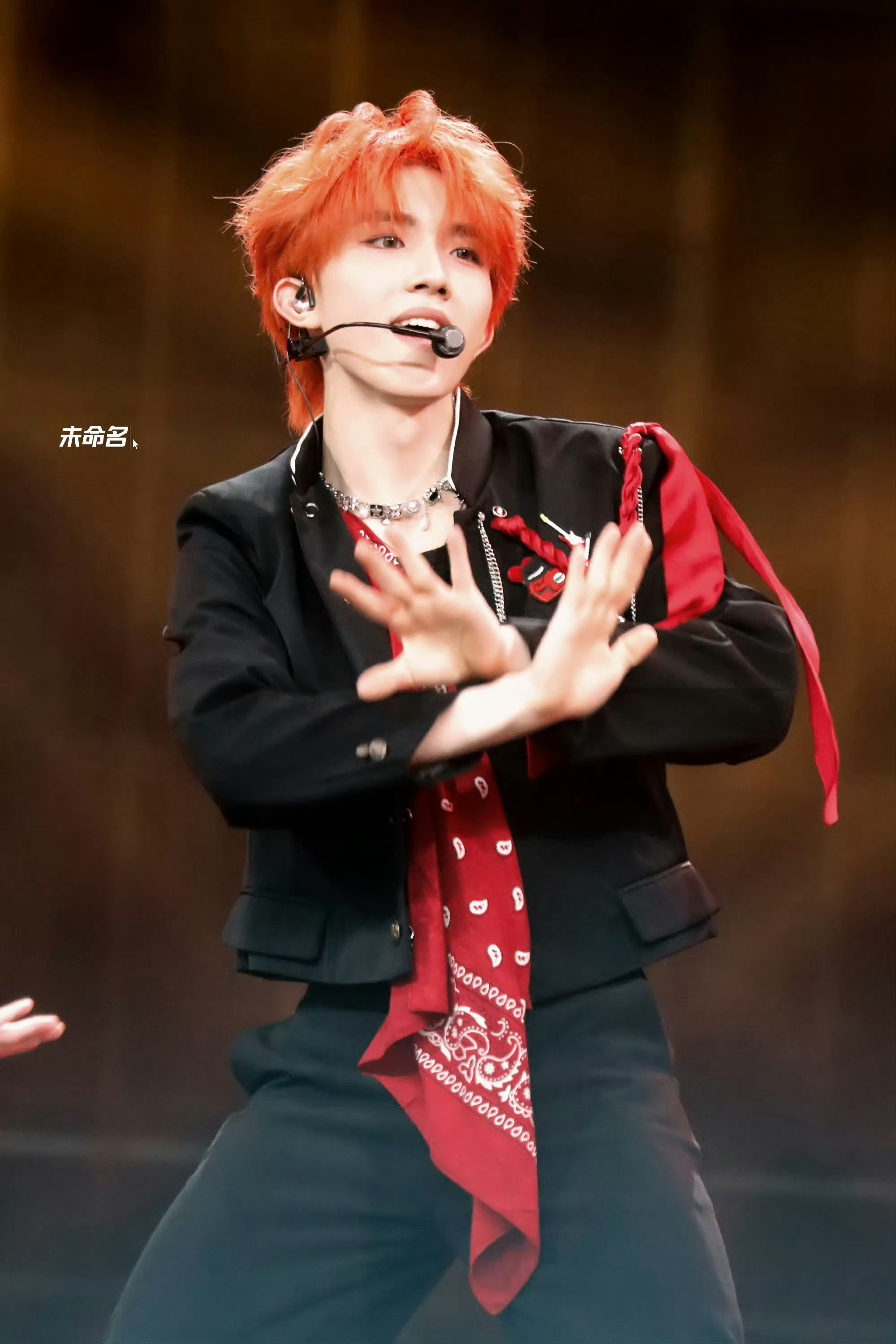 【苏新皓】苏新皓 韩国 放假了要过年了，忙碌了一年先去游玩放松一下，来年继续和铲