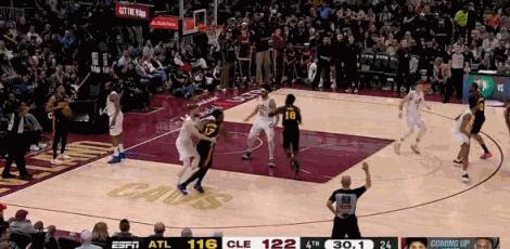 库明加上篮！！没进！！ 