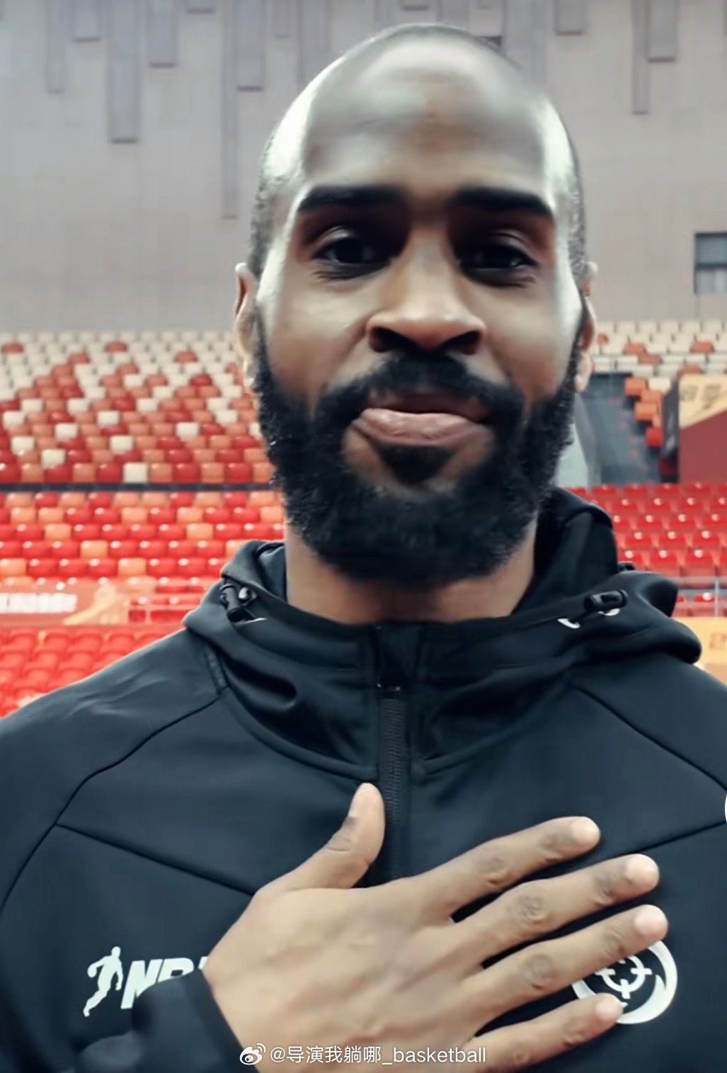 四川男篮今天注册了新外援波多黎各籍球员维纳莱斯，他之前在NBL效力场均23.3分