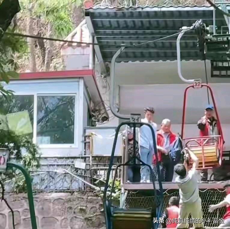 2026年4月3日，四川西昌泸山景区发生一起索道意外事件。一名游客携带儿童乘坐开