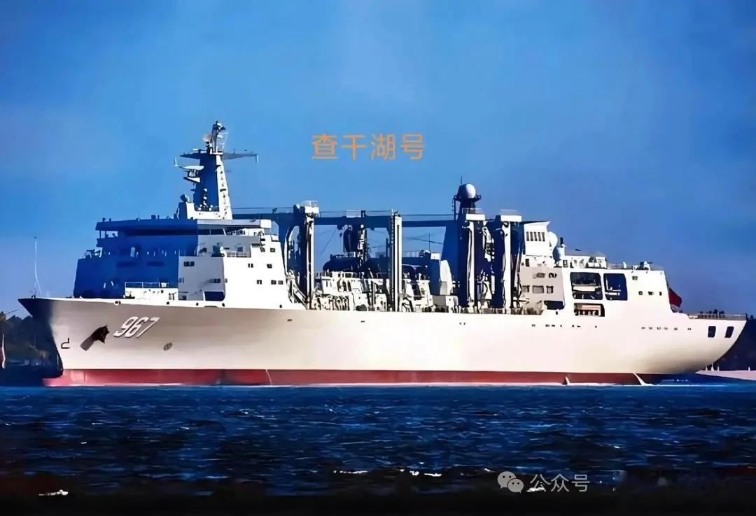 综合补给舰的列装，为中国🇨🇳海军提供了坚实保障，助力其实现了全球巡航的能力。