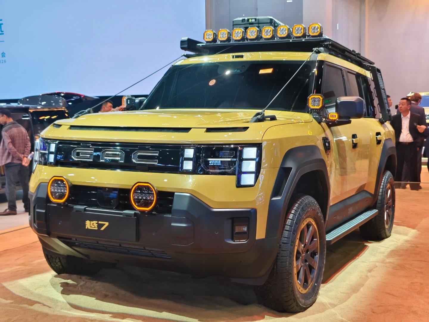 大湾区卫士越7，着实是霸气广汽新出的车子“越7”，主打中大型越野硬派SUV，大湾