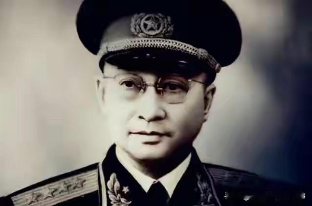 黄埔军校最牛的学生是谁必须是陈赓莫属。黄埔一期出来的牛人千千万，但是谁背着老蒋跑