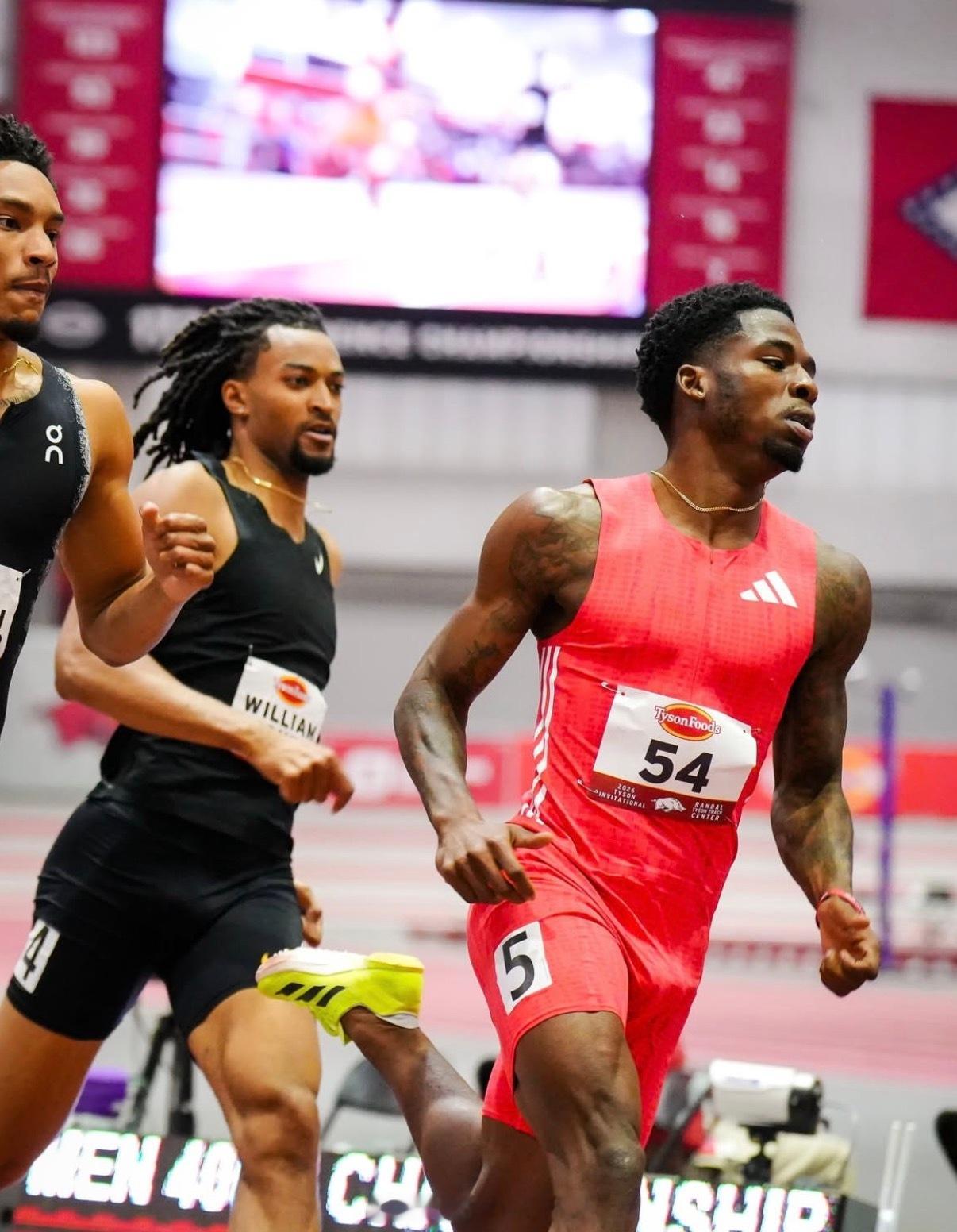 Tyson invitation🇺🇸麦克雷室内400米44秒52，平了诺曼的