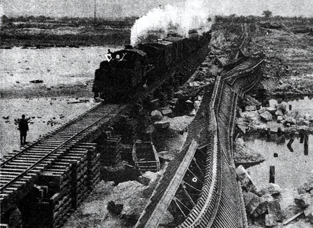 1936年，日本列车员粟野重吉，在火车上对一名中国老太太施暴，其他中国人不敢制止