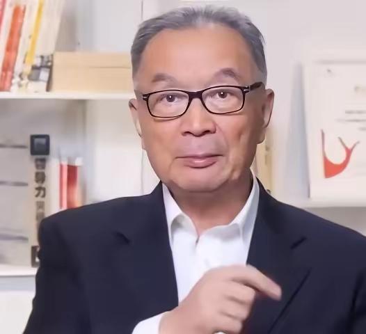 温铁军曾在采访中说：“农民本来花 30 万就可以盖栋 3 层楼，花8、9万元就能