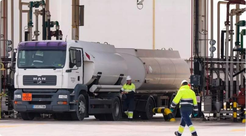 中东：油价飙升 过 90 美金/桶

国际 – 美以对伊朗的联合攻势 3 月 6