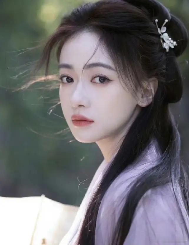 陈哲远、吴谨言将合作《御廷谣》于正说吴谨言签的是一番，就算平番也要名字在前，那这
