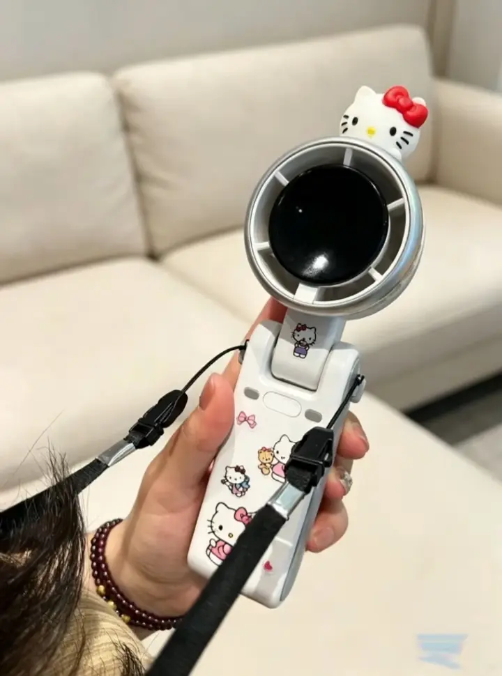 HelloKitty正版手持风扇迷你便携可爱卡通大风力冰感夏日降温神器