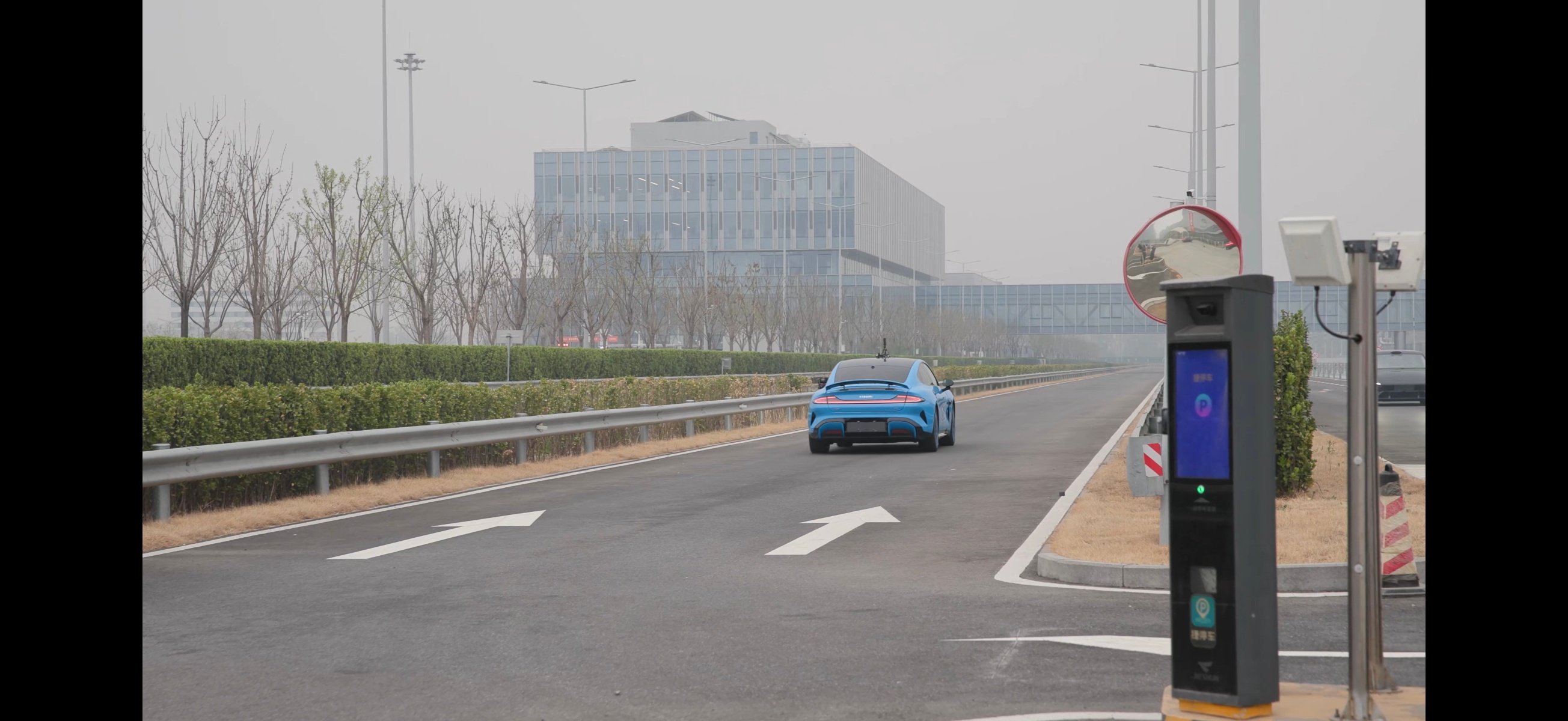 小米发布雷军拆车后装车视频这个装车过程跟拆车过程一样好看啊，真材实料看得见小米现