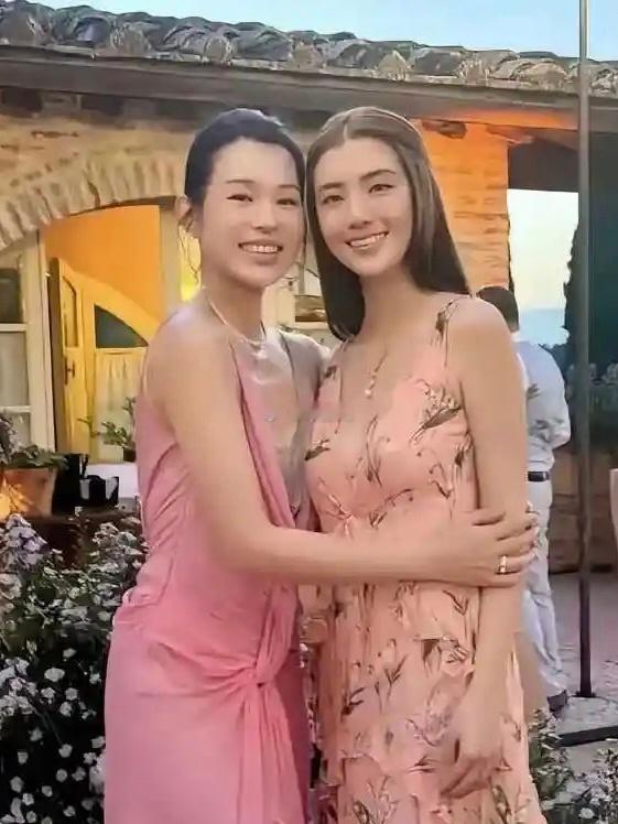 都说胡杏儿本人超美，看了这张照片我终于信了 