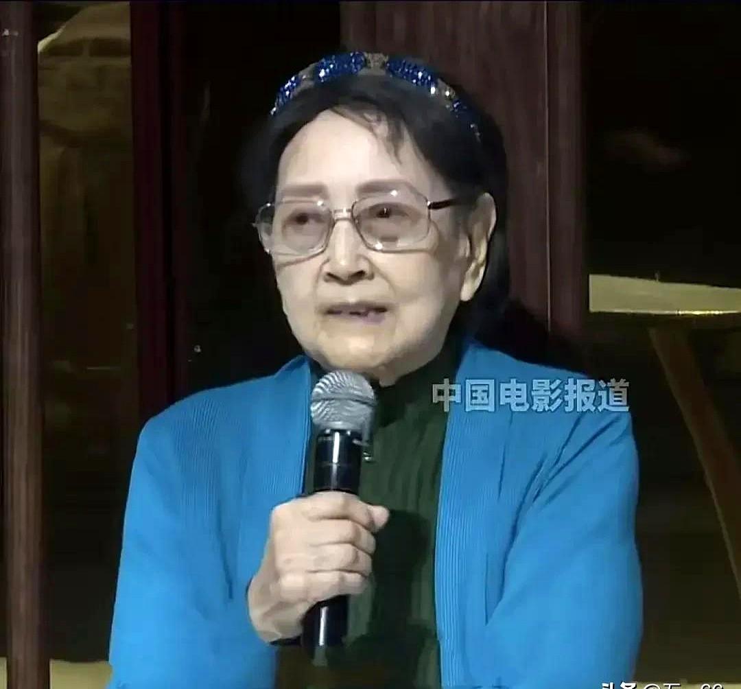 王晓棠老师近照

哎哟喂！

瞅瞅王晓棠老师最新照片，跟一年半前对比图摆一块儿，