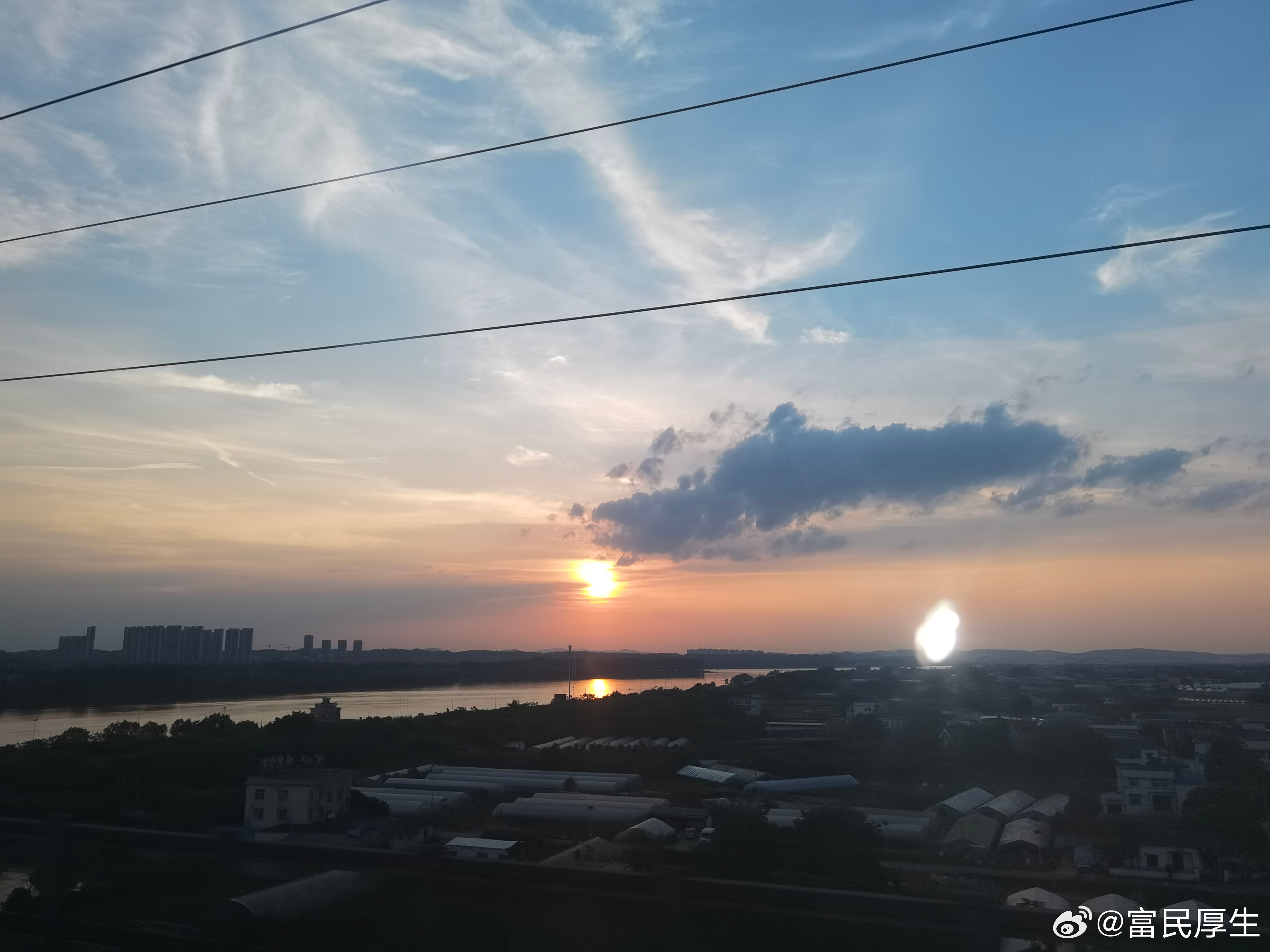 周末方归，周一又踏征程，赴湘西督查。 