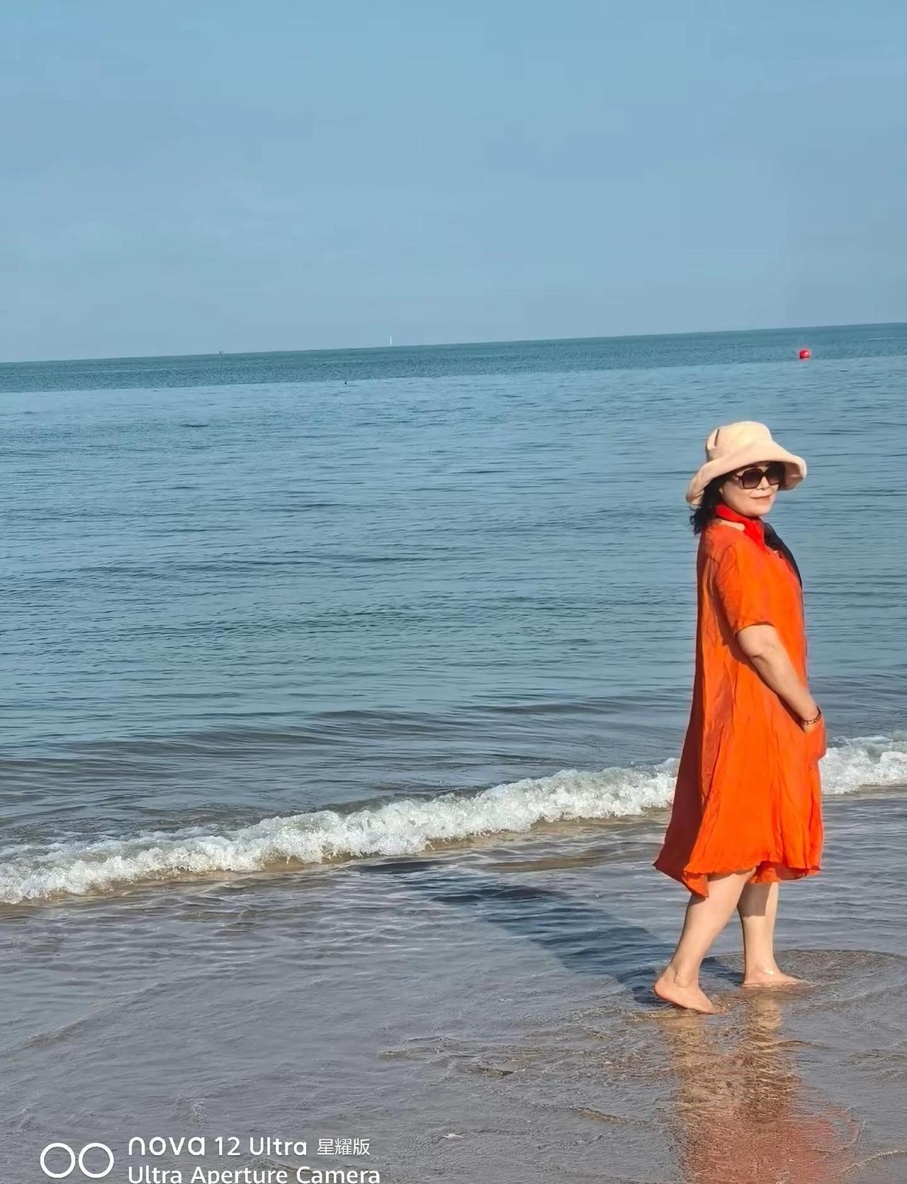 AI扩图 心安理得过岁月，不为谁而过春秋健康平安无忧虑身心健康是为一。海东方沙滩