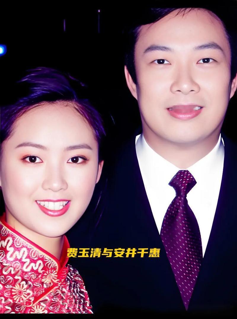 曾因《一剪梅》名声大噪的台湾歌手费玉清曾交往过一位日本女友安井千惠。一个风度翩翩